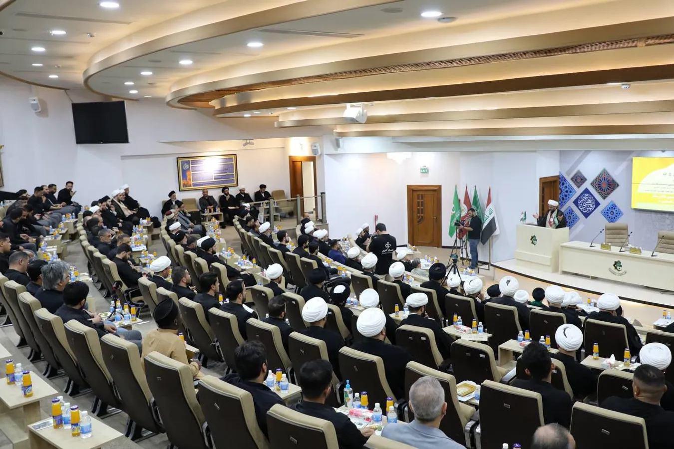 انطلاق أعمال المؤتمر الدوليّ السنويّ الثاني عشر لفكر الإمام الحسن المجتبى (الجلسة الحوزوية)، وتحت عنوان : الإمام الحسن(عليه السلام) بأقلام الآخرين/دراسات نقديّة وتحت شعار: الإمام الحسن (عليه السلام) قيادة وريادة