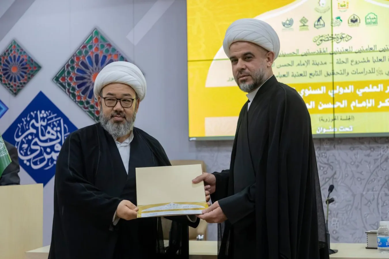 انطلاق أعمال المؤتمر الدوليّ السنويّ الثاني عشر لفكر الإمام الحسن المجتبى (الجلسة الحوزوية)، وتحت عنوان : الإمام الحسن(عليه السلام) بأقلام الآخرين/دراسات نقديّة وتحت شعار: الإمام الحسن (عليه السلام) قيادة وريادة