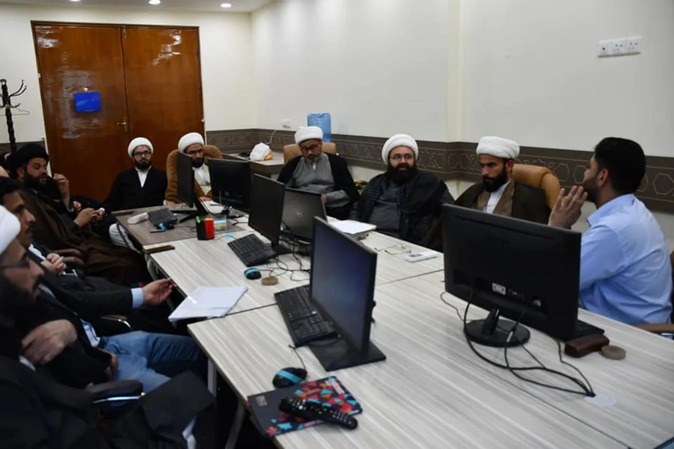 دورات مكثفة يقيمها المركز لتطوير كوادره