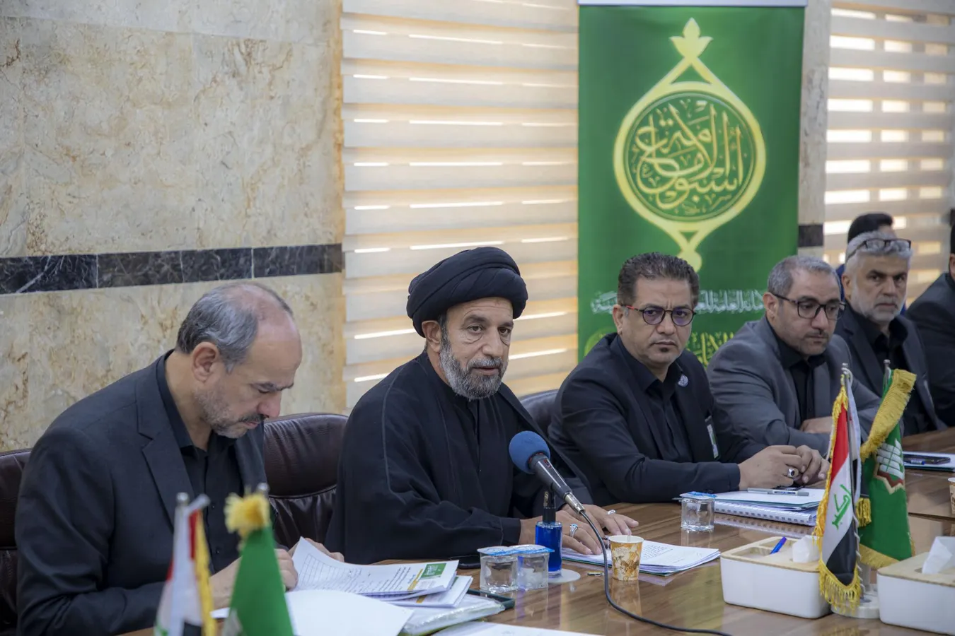 عقدت اللجنتان العلمية والتحضيرية لأسبوع الإمامة الدولي الأول اجتماعاً موسعا لمناقشة أبرز النتائج التي تحققت في الأسبوع بنسخته الأولى
