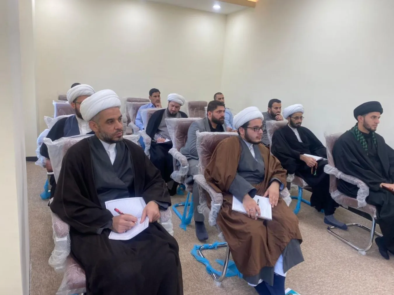 مركزا الشيخ الطوسي وإحياء التراث ينظّمان دورةً في صناعة الفهارس الفنّية