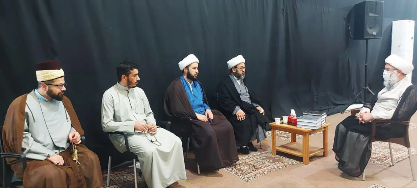 وفدٌ من مركزَيْ إحياء التراث والشيخ الطوسي يُجري جولةً معرفيّة في مدينة قم ومشهد المقدّستَيْن