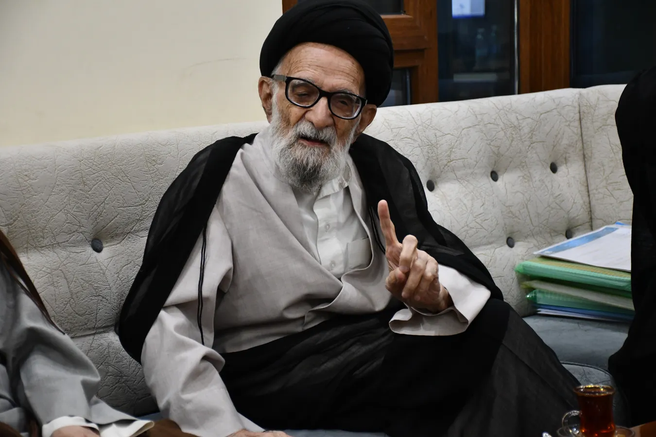 العلّامة السيّد أحمد الحسينيّ الأشكوريّ في ضيافة مركز الشيخ الطوسيّ(قدّس سرّه)