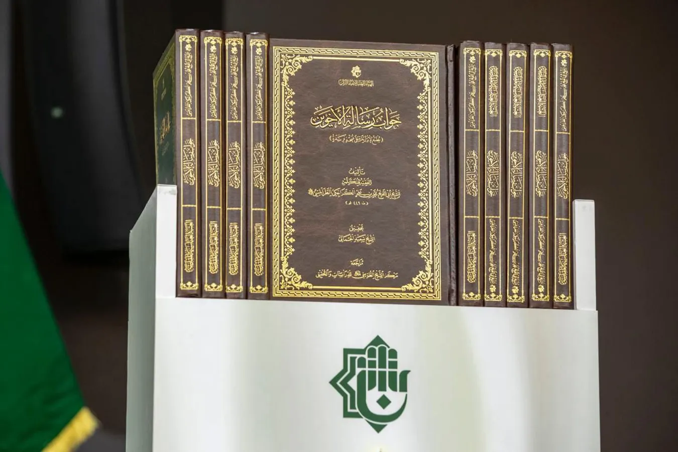 العتبة العباسية المقدسة تزيح الستار عن إصدار جديد لمركز الشيخ الطوسي كتاب (رسالة الأخوين ) في الحفل الختامي لأسبوع الإمامة الدولي بنسخته الثالثة.