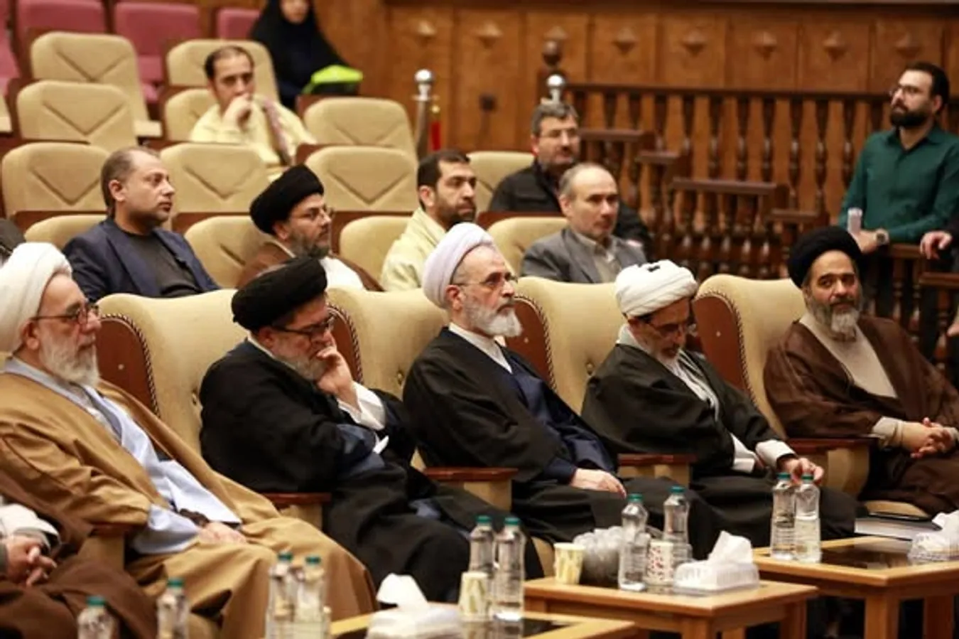مركز الشيخ الطوسي يحصل على تكريم جائزة كتاب السنة الحوزوي عن موسوعة التراث الفقهي